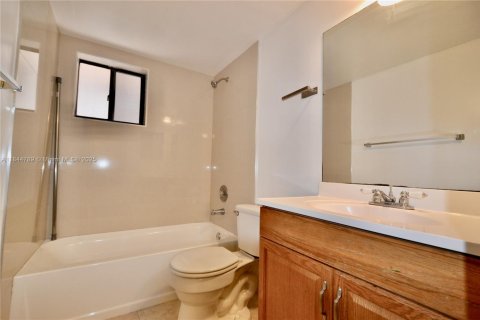Copropriété à louer à Miami, Floride: 2 chambres, 89.65 m2 № 1840899 - photo 11