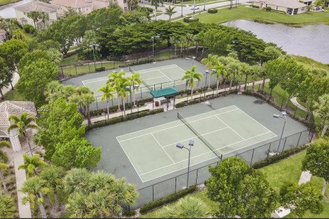 House in Port St. Lucie, Florida 6 bedrooms, 337.05 sq.m. № 1944960 - photo 23