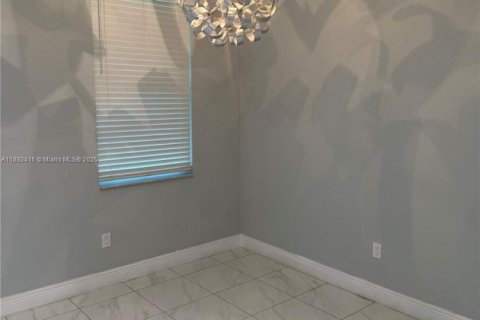 House in Port St. Lucie, Florida 6 bedrooms, 337.05 sq.m. № 1944960 - photo 6