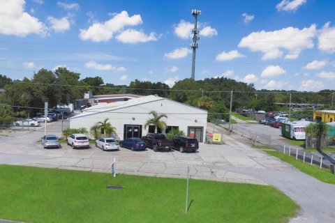 Propiedad comercial en venta en Kissimmee, Florida, 1579.34 m2 № 1909164 - foto 1