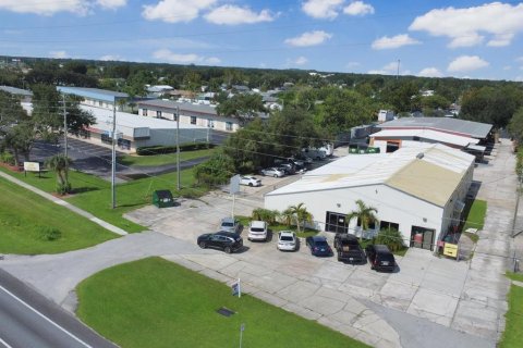 Propiedad comercial en venta en Kissimmee, Florida, 1579.34 m2 № 1909164 - foto 2