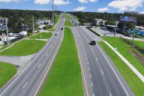 Propiedad comercial en venta en Kissimmee, Florida, 1579.34 m2 № 1909164 - foto 4