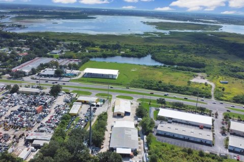 Propiedad comercial en venta en Kissimmee, Florida, 1579.34 m2 № 1909164 - foto 8