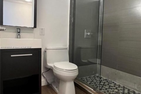 Condo in Miami Beach, Florida, 2 bedrooms  № 1972012 - photo 6