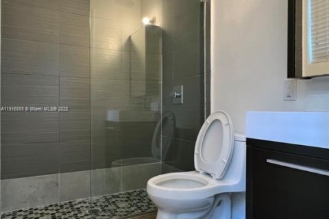 Condo in Miami Beach, Florida, 2 bedrooms  № 1972012 - photo 7