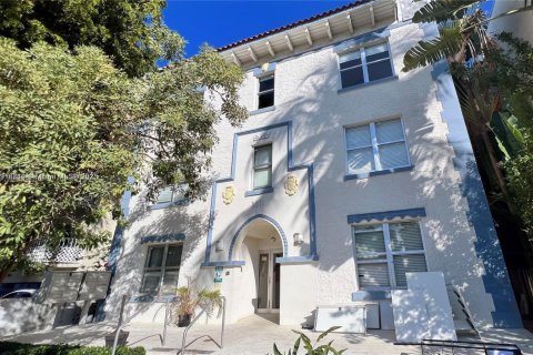 Condo in Miami Beach, Florida, 2 bedrooms  № 1972012