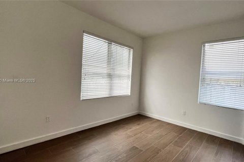 Condo in Miami Beach, Florida, 2 bedrooms  № 1972012 - photo 8