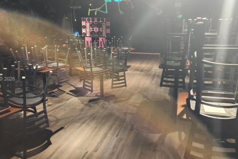 Propiedad comercial en venta en Palm Springs, Florida № 2053924 - foto 23