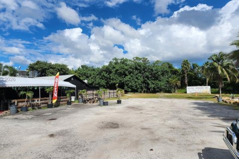 Propiedad comercial en venta en Palm Springs, Florida № 2053924 - foto 16