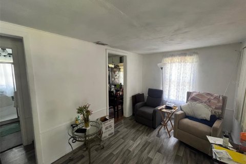 House in Lakeland, Florida 3 bedrooms, 48.31 sq.m. № 1563256 - photo 2