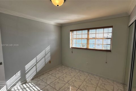 Condo in Miami, Florida, 2 bedrooms  № 1987739 - photo 24