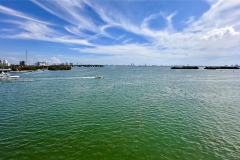 Condo in Miami, Florida, 2 bedrooms  № 1987739 - photo 21