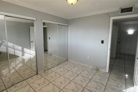 Condo in Miami, Florida, 2 bedrooms  № 1987739 - photo 25