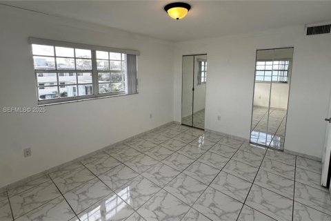 Снять в аренду кондоминиум в Майами, Флорида 2 спальни, 71.35м2, № 1987739 - фото 9
