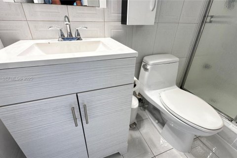 Снять в аренду кондоминиум в Майами, Флорида 2 спальни, 71.35м2, № 1987739 - фото 22