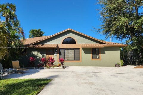 Коммерческая недвижимость в Делрей-Бич, Флорида 298.22м2 № 2003204