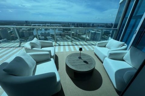 Снять в аренду кондоминиум в Санни-Айлс-Бич, Флорида 4 спальни, 384.71м2, № 1962265 - фото 7