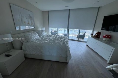 Снять в аренду кондоминиум в Санни-Айлс-Бич, Флорида 4 спальни, 384.71м2, № 1962265 - фото 9