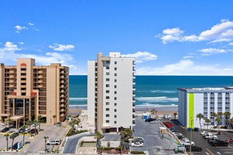 Condominio en venta en Daytona Beach, Florida, 2 dormitorios, 87.7 m2 № 1649266 - foto 1