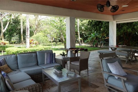 House in Davie, Florida 5 bedrooms, 440.08 sq.m. № 2062589 - photo 9