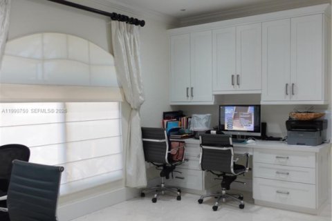 House in Davie, Florida 5 bedrooms, 440.08 sq.m. № 2062589 - photo 23