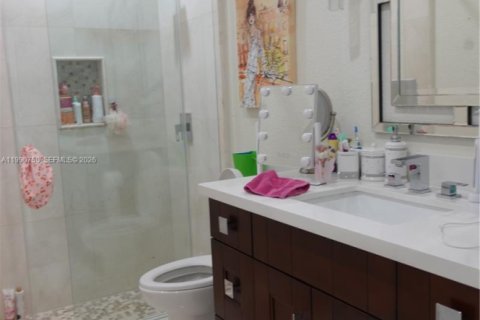 House in Davie, Florida 5 bedrooms, 440.08 sq.m. № 2062589 - photo 20