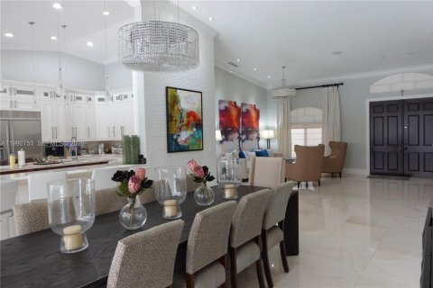 House in Davie, Florida 5 bedrooms, 440.08 sq.m. № 2062589 - photo 3