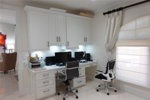 House in Davie, Florida 5 bedrooms, 440.08 sq.m. № 2062589 - photo 22