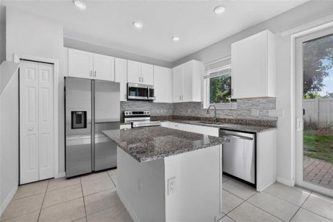 Touwnhouse à louer à Wesley Chapel, Floride: 3 chambres, 146.23 m2 № 2426023 - photo 6