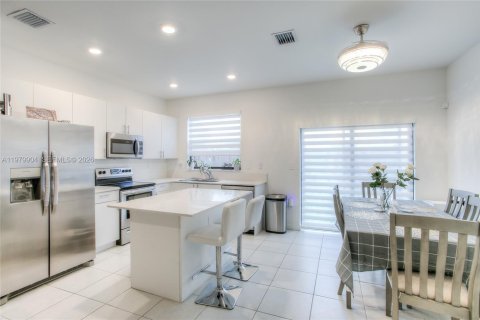 Купить таунхаус в Хомстед, Флорида 3 спальни, 123.37м2, № 2046336 - фото 8