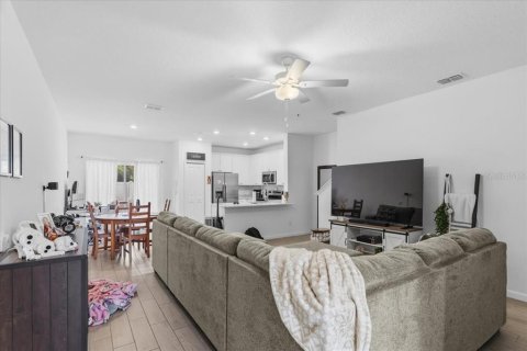 Townhouse in Newberry, Florida 3 bedrooms, 153.94 sq.m. № 2166046 - photo 6