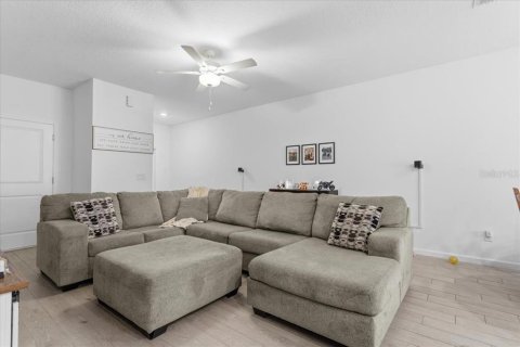 Townhouse in Newberry, Florida 3 bedrooms, 153.94 sq.m. № 2166046 - photo 5