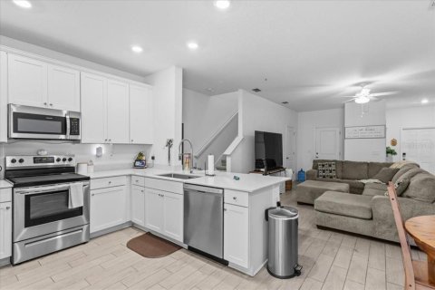 Townhouse in Newberry, Florida 3 bedrooms, 153.94 sq.m. № 2166046 - photo 7