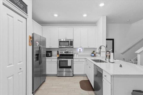 Townhouse in Newberry, Florida 3 bedrooms, 153.94 sq.m. № 2166046 - photo 9