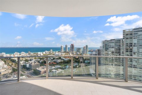 Condominio en venta en Miami, Florida, 4 dormitorios, 295.99 m2 № 1864962 - foto 29