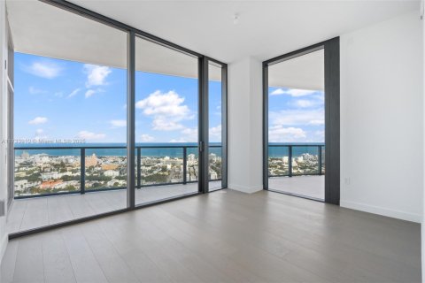Condominio en venta en Miami, Florida, 4 dormitorios, 295.99 m2 № 1864962 - foto 27
