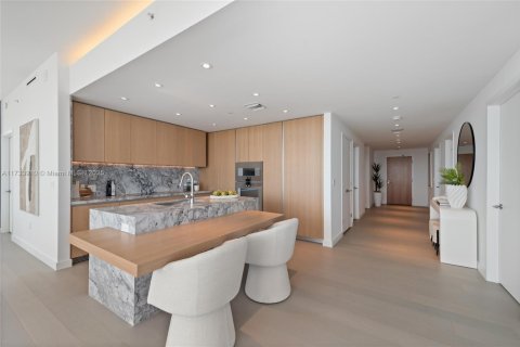 Condominio en venta en Miami, Florida, 4 dormitorios, 295.99 m2 № 1864962 - foto 9