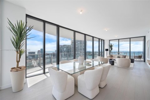 Condominio en venta en Miami, Florida, 4 dormitorios, 295.99 m2 № 1864962 - foto 11
