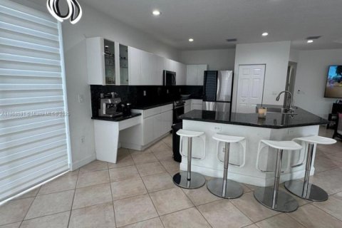 Villa ou maison à louer à Doral, Floride: 5 chambres, 283.54 m2 № 1920133 - photo 6