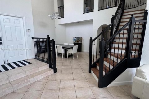 Villa ou maison à louer à Doral, Floride: 5 chambres, 283.54 m2 № 1920133 - photo 2