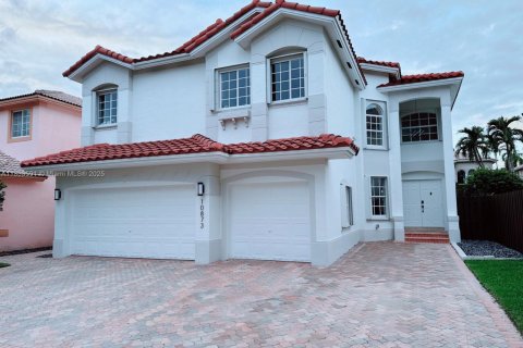 Villa ou maison à louer à Doral, Floride: 5 chambres, 283.54 m2 № 1920133 - photo 1