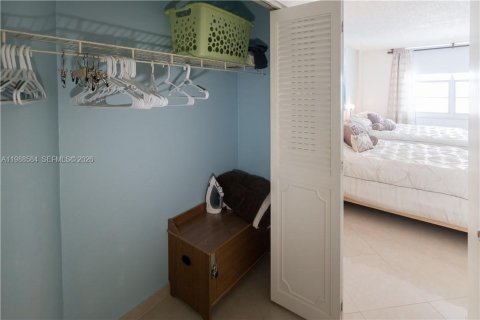Condominio en alquiler en Hollywood, Florida, 1 dormitorio, 83.24 m2 № 2050700 - foto 12