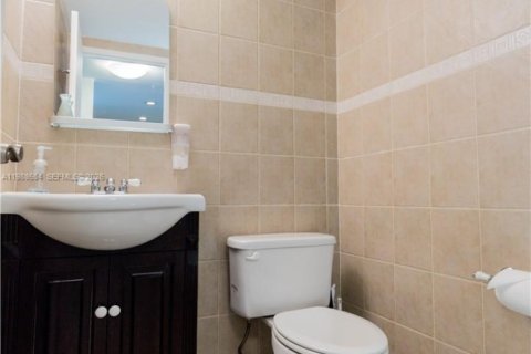 Condominio en alquiler en Hollywood, Florida, 1 dormitorio, 83.24 m2 № 2050700 - foto 8