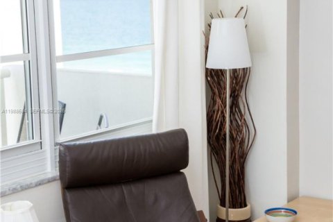 Condominio en alquiler en Hollywood, Florida, 1 dormitorio, 83.24 m2 № 2050700 - foto 3