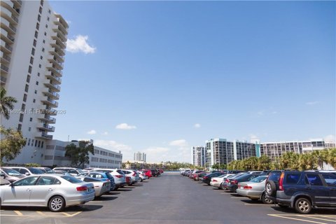 Condominio en alquiler en Hollywood, Florida, 1 dormitorio, 83.24 m2 № 2050700 - foto 30