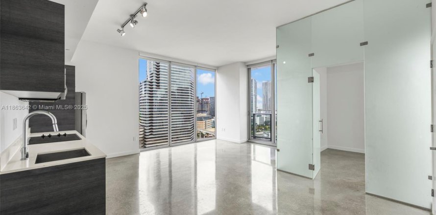 Condo in Miami, Florida, 2 bedrooms № 1891512
