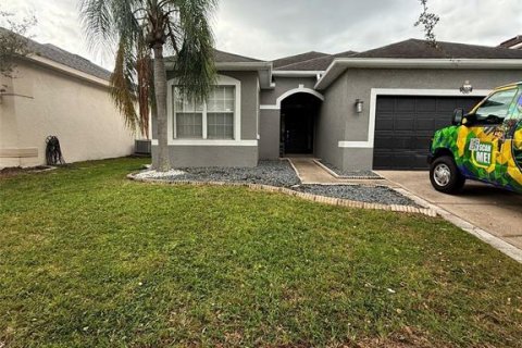 House in Orlando, Florida 3 bedrooms, 155.43 sq.m. № 2228320