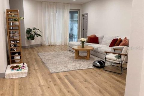 Villa ou maison à vendre à Orlando, Floride: 3 chambres, 155.43 m2 № 2228320 - photo 2