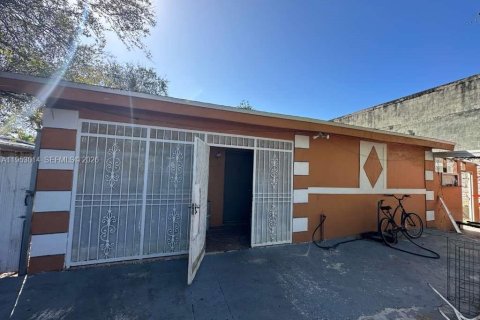 Casa en venta en Miami, Florida, 3 dormitorios, 112.6 m2 № 2007944 - foto 28
