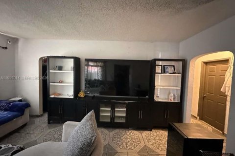 Casa en venta en Miami, Florida, 3 dormitorios, 112.6 m2 № 2007944 - foto 29